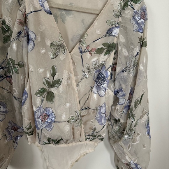 ASTR Floral Pink Bodysuit Size XS - Picture 5 of 7